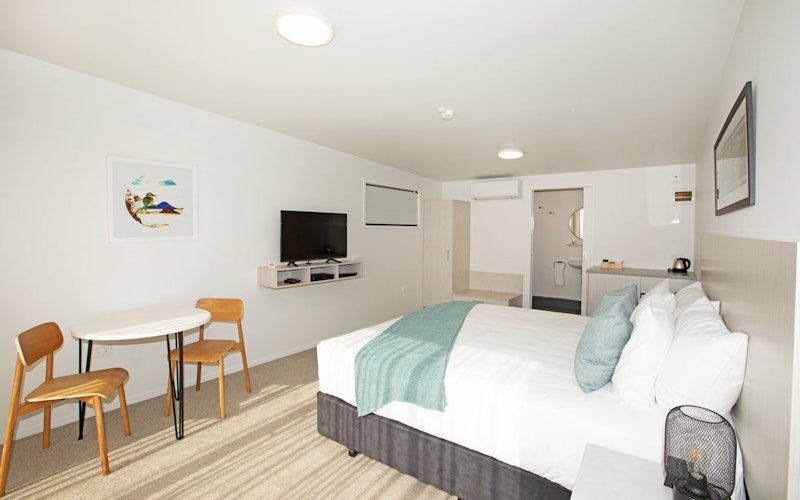 Our Corporate Suites are modern and spacious, plus with just a short walk to Whakatane Town center, The Com Plex Motels corporate suites are perfect for business travellers. 