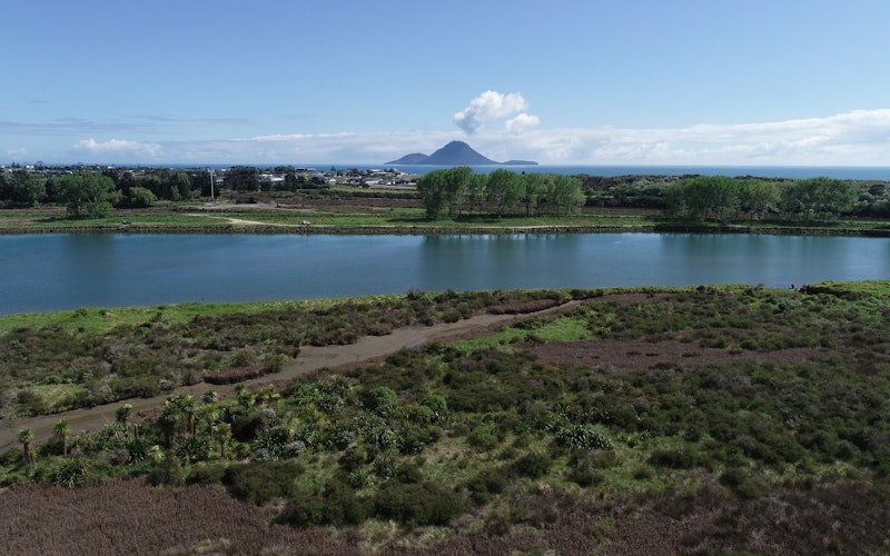 The beautiful Whakatane River with Whale Island in the background. Walk along the Warren Cole walkway with direct access from our park, leading you into our friendly township. 