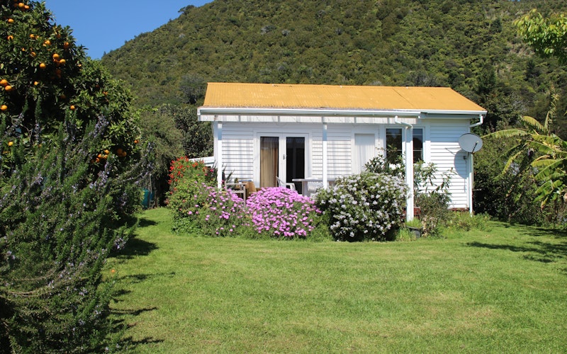 Whanarua Bay Cottages